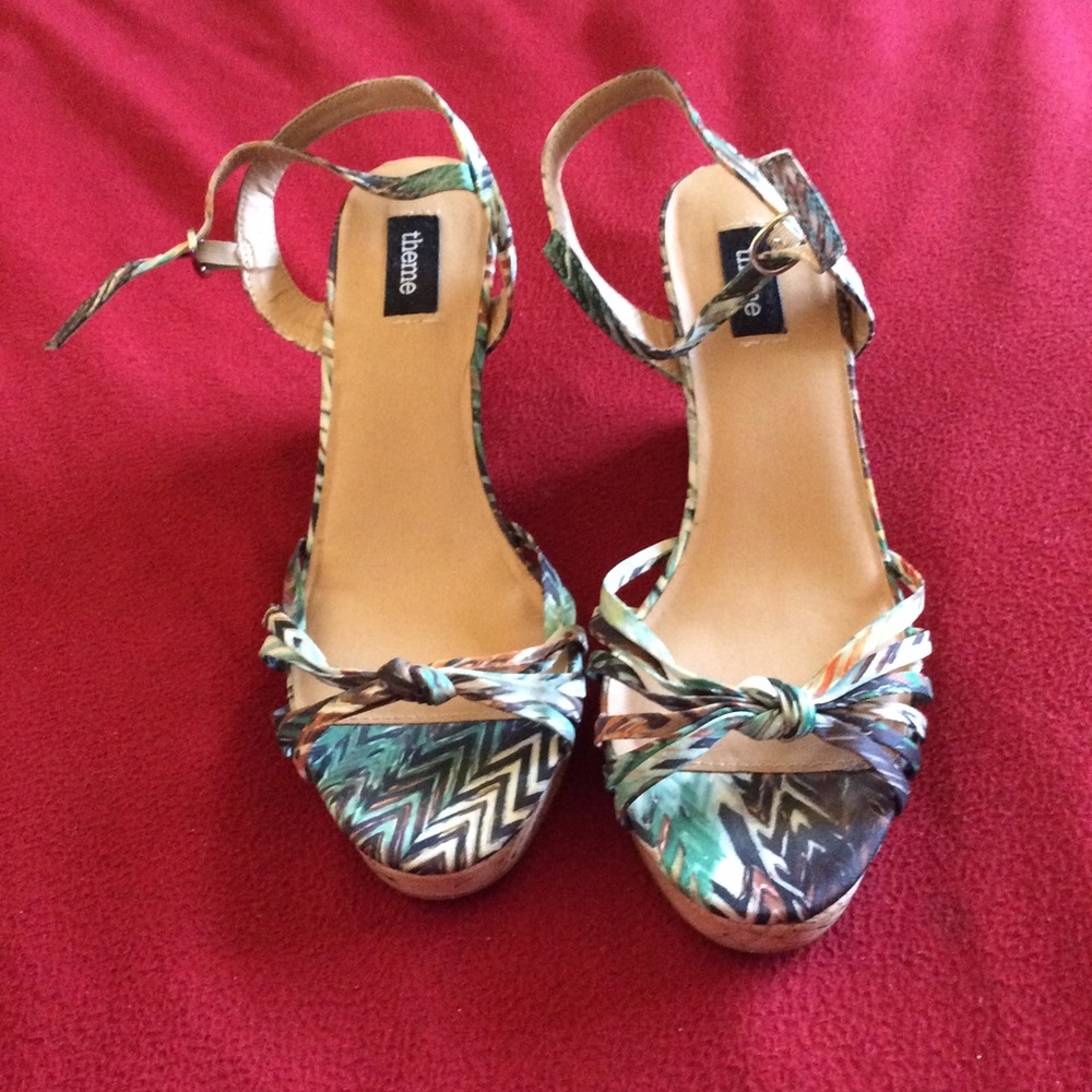 Blue/brown design wedges with strap and buckles